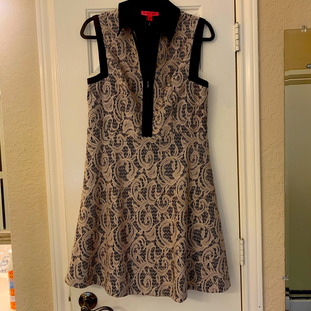 Betsy Johnson Size 12